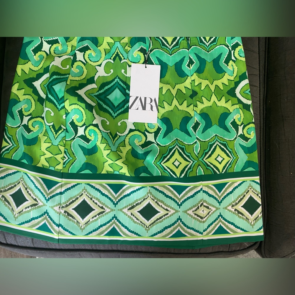NWT Zara geometric green skirt